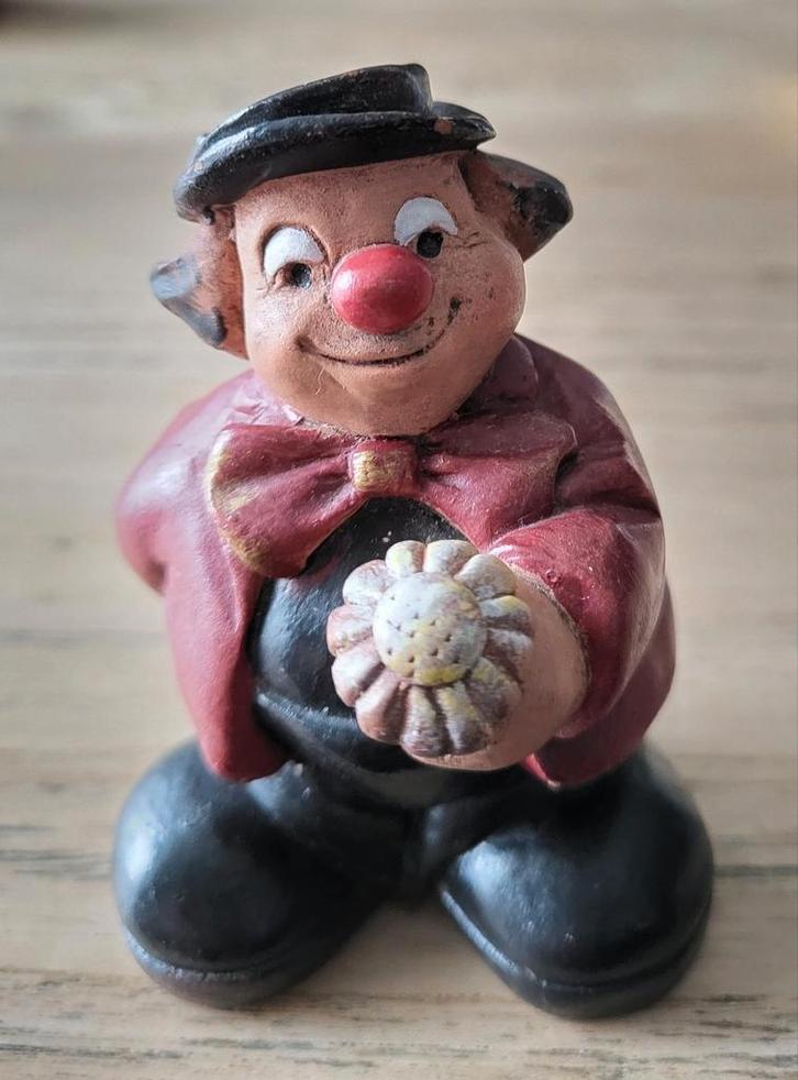 Beeldje van Gilde Clown - clown met bloem, Verzamelen, Beelden en Beeldjes, Zo goed als nieuw, Mens, Ophalen of Verzenden