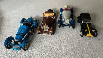 Klassieke Model sportwagens, 1:18  4 stuks beschikbaar voor biedingen