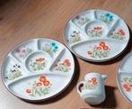 2 vintage fondueborden + 1 kannetje wildflowers, Keramiek, Ophalen of Verzenden, Zo goed als nieuw, Bord(en)