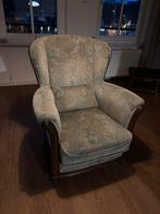Comfortabele fauteuil met klassieke uitstraling, Huis en Inrichting, Fauteuils, Ophalen, Gebruikt, Hout, 75 tot 100 cm