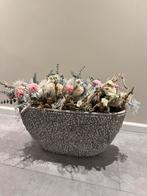 Grote vaas met bloemen - decoratief pronkstuk, Ophalen of Verzenden, Zo goed als nieuw, Overige materialen