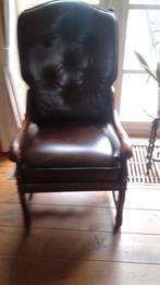 MOOIE lederen stoel  en een gestoffeerde oude kak stoel, Huis en Inrichting, Stoelen, Ophalen, Twee, Bruin, Hout