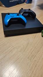 Xbox One X met 2 controllers + games!, Spelcomputers en Games, Spelcomputers | Xbox One, Met 2 controllers, Ophalen of Verzenden