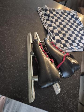 Schaatsen (partij +/- 80 stuks) restpartij  beschikbaar voor biedingen