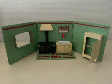 Vintage miniatuur keuken beschikbaar voor biedingen