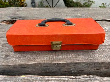 Doos voor 15 cassettebandjes oranje €12,50 retro jaren 60-70 beschikbaar voor biedingen