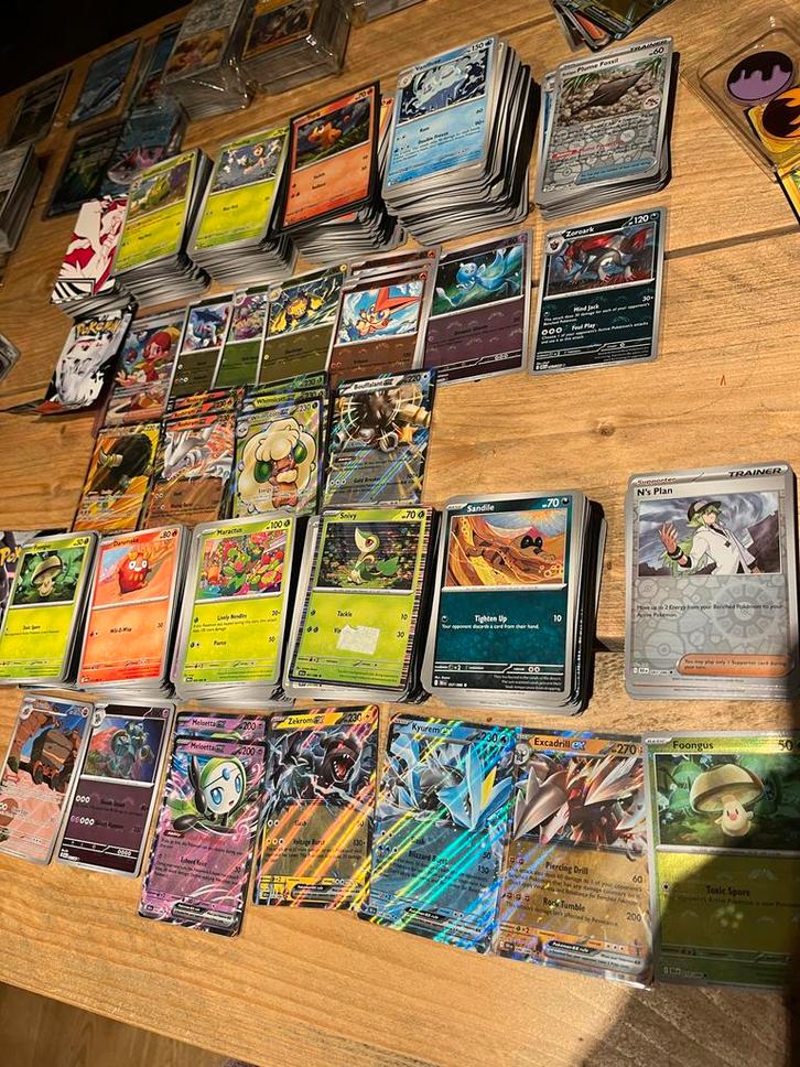 Pokémon Bulk White Flare en Black Bolt 1100+ kaarten, Hobby en Vrije tijd, Verzamelkaartspellen | Pokémon, Gebruikt, Losse kaart