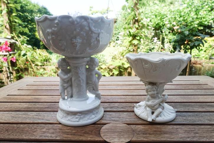 2 barokke witte engelen bloem potjes van aardewerk v.a 3,00, Tuin en Terras, Bloempotten, Gebruikt, Aardewerk, Binnen, Minder dan 25 cm