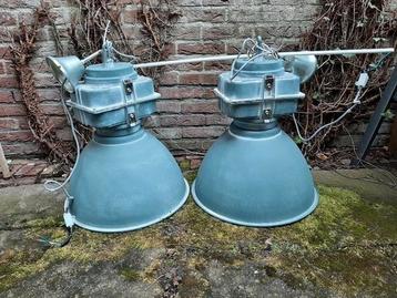 2 grote industriele lampen industrieel lamp beschikbaar voor biedingen