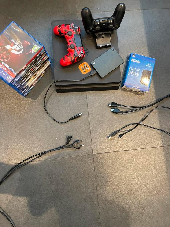 PS4 Slim 500gb + 2tb hdd + 2 controllers & oplader +17 Games, Spelcomputers en Games, Spelcomputers | Nintendo Wii U, Zo goed als nieuw