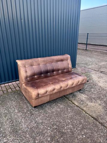 Vintage bank leer beschikbaar voor biedingen