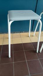 set vintage witte krukjes retro jaren 70 80 bijzettafel kruk, Ophalen of Verzenden, Gebruikt, Staal
