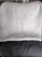 Earthlite vachtdeken voor behandelbank/massagetafel, Ophalen of Verzenden, Zo goed als nieuw, Wit, Rechthoekig