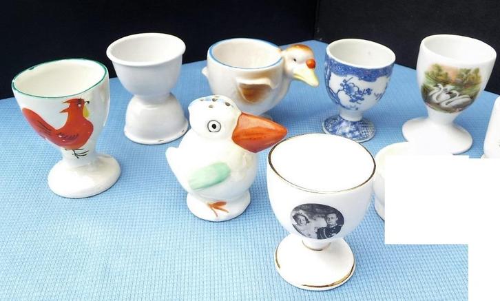 10 EIERDOPJE S VINTAGE MET 4 ZOUTVAATJES en TWEELINGDOP,KERS, Verzamelen, Porselein, Kristal en Bestek, Zo goed als nieuw, Overige typen