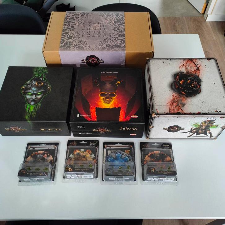 Black Rose Wars eerste editie + HEEL VEEL EXTRA'S, Hobby en Vrije tijd, Gezelschapsspellen | Bordspellen, Zo goed als nieuw, Ophalen of Verzenden
