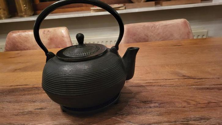 Theepot Asia Bredemeijer zwarte en rood, Huis en Inrichting, Keuken | Servies, Gebruikt, Overige typen, Overige stijlen, Overige materialen