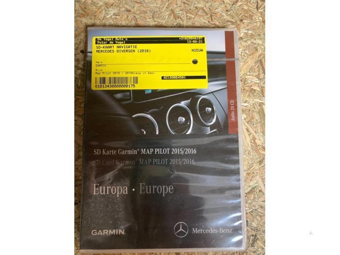 SD-kaart navigatie van een Mercedes Diversen, Auto-onderdelen, Elektronica en Kabels, Nieuw, Ophalen of Verzenden