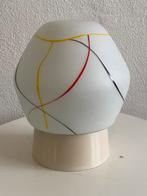 Vintage glazen plafondlampje. Bakelieten voet. Zie foto’s., Ophalen of Verzenden, Zo goed als nieuw, Glas, Vintage retro fifties sixties.