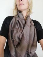 Nieuwe handgemaakte zijden sjaal lichtbruin 172x56 cm, Kleding | Dames, Mutsen, Sjaals en Handschoenen, Ophalen of Verzenden, Nieuw