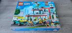 Lego City - 60330 - Ziekenhuis - Nieuw/Geseald, Kinderen en Baby's, Speelgoed | Duplo en Lego, Ophalen, Nieuw, Complete set, Lego