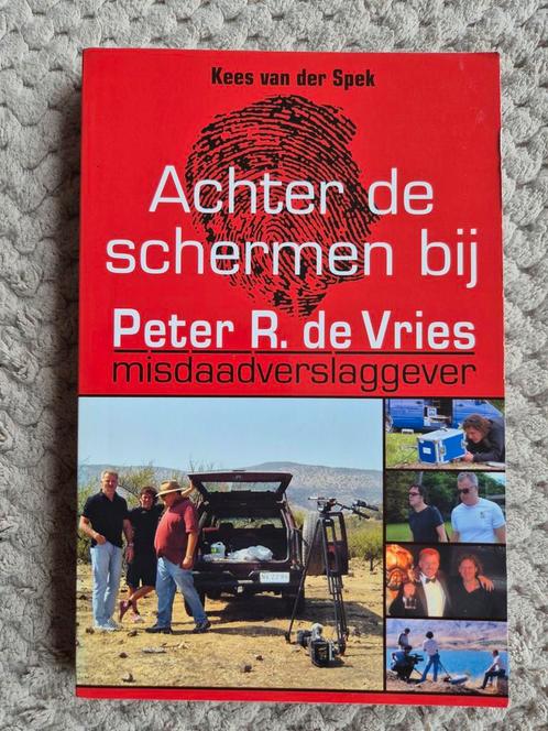 Achter de Schermen bij Peter R. de Vries, Boeken, Biografieën, Zo goed als nieuw, Film, Tv en Media, Ophalen of Verzenden