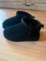 Zgan zwarte Ugg mini platform:plateau mt 38, Kleding | Dames, Schoenen, Ophalen of Verzenden, Zo goed als nieuw, Zwart, Lage of Enkellaarzen