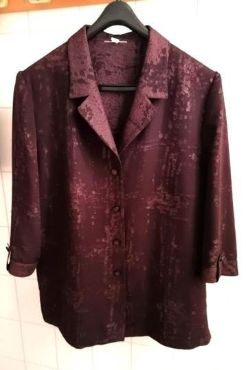 Dames blousejasje bordeaux, schors structuur maat 46 € 20,00 beschikbaar voor biedingen