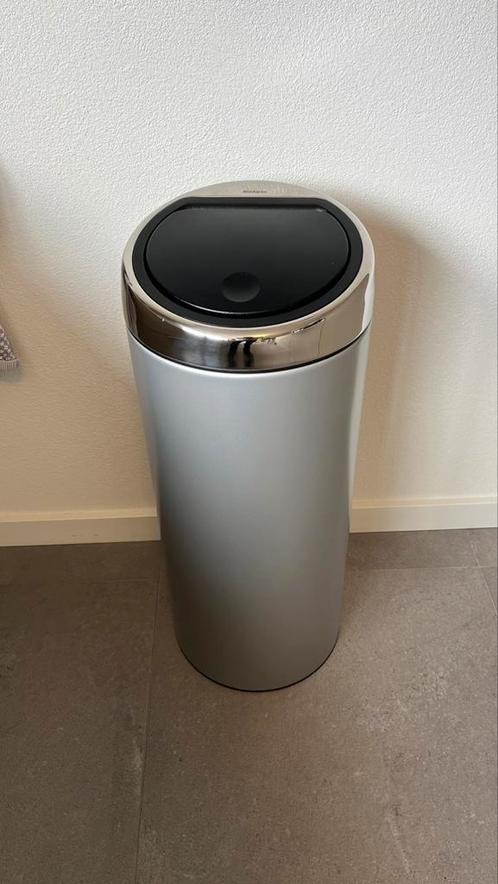 Brabantia Touch Bin 30 liter Metallic grey, Huis en Inrichting, Woonaccessoires | Prullenbakken, Zo goed als nieuw, Metaal, 50 tot 75 cm