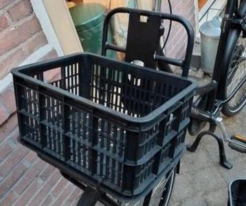 Zwart kratje Basil s fietskrat  beschikbaar voor biedingen