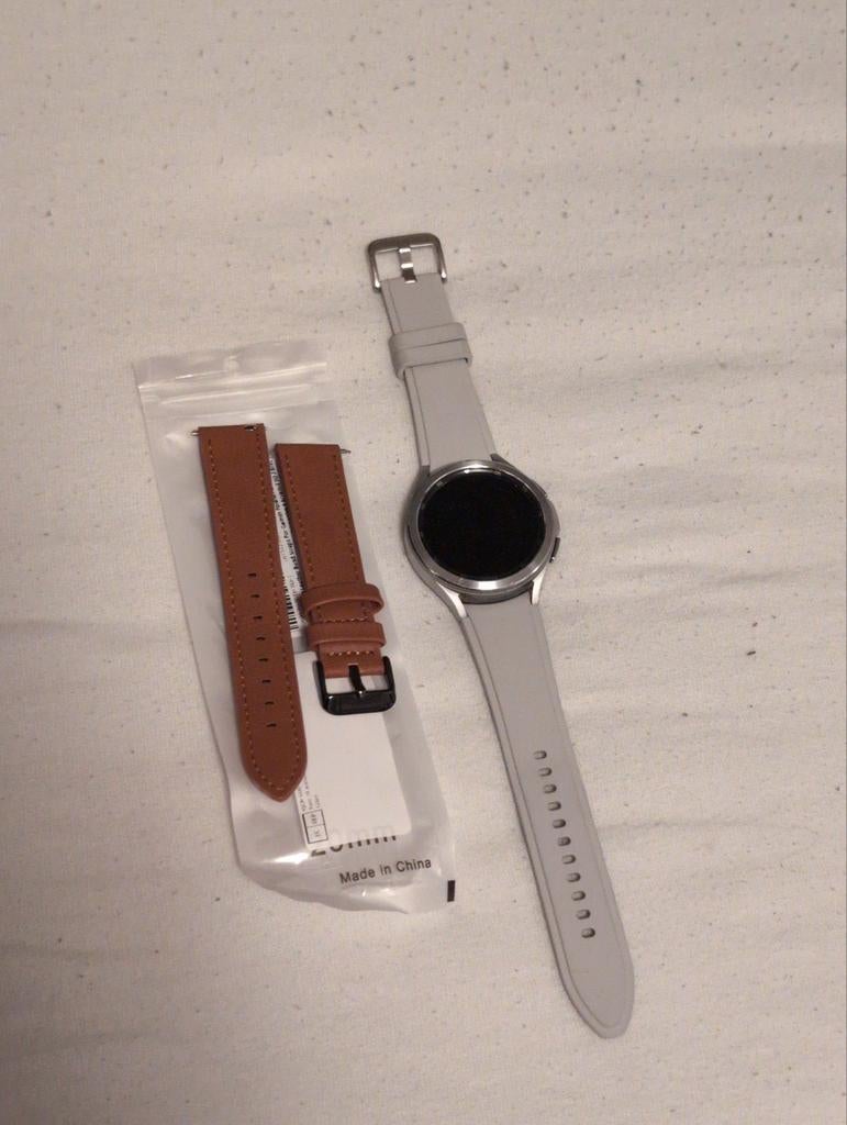 Samsung Galaxy Watch 4 Classic 46mm - Zilver -Zonder oplader, Sieraden, Tassen en Uiterlijk, Smartwatches, Gebruikt, Android, Zilver