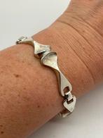B520 Prachtige zilveren modernist armband Finse stijl, Ophalen of Verzenden, Zilver, Armband