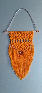 Macrame muurdecoratie. Oranje, Ophalen of Verzenden, Zo goed als nieuw