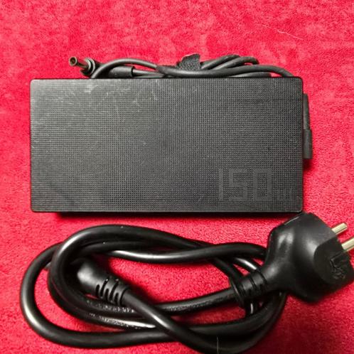 ASUS oplader 150W, Computers en Software, Laptop-opladers, Zo goed als nieuw, Ophalen of Verzenden