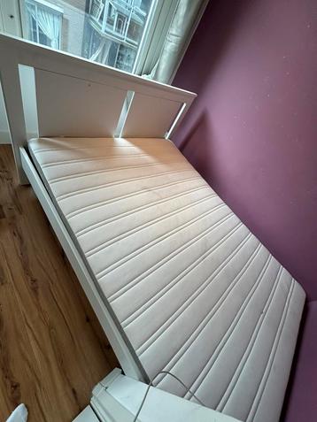 Gratis bed en matras 1.40m - zelf demonteren en ophalen