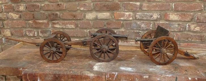 2 miniatuur kanonnen kar met kanon, Antiek en Kunst, Curiosa en Brocante, Ophalen