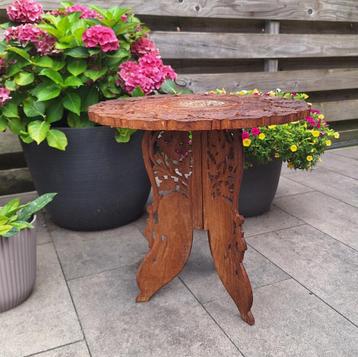Prachtige grote Indiase houten bijzet/plantentafel.  beschikbaar voor biedingen