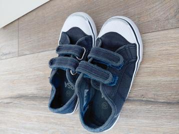 Blauwe gymschoenen 28 beschikbaar voor biedingen