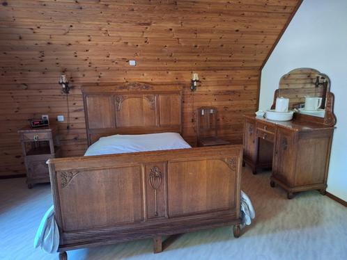 Antiek bed, make-up tafel en nachtkastje, Antiek en Kunst, Antiek | Meubels | Bedden, Ophalen