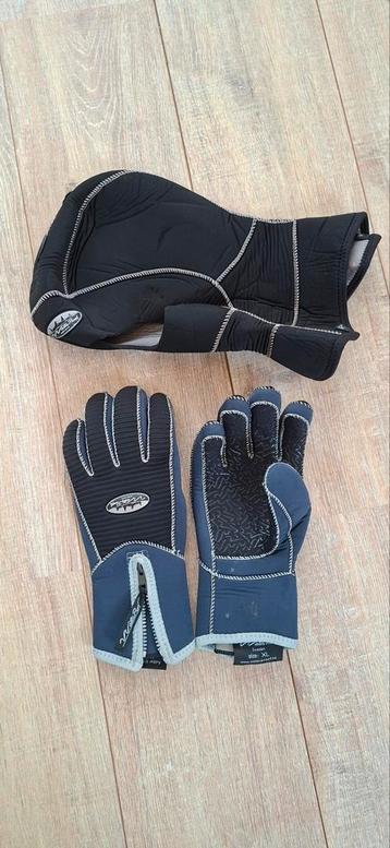 Waterproof Duikhandschoenen en Kap - Maat L beschikbaar voor biedingen