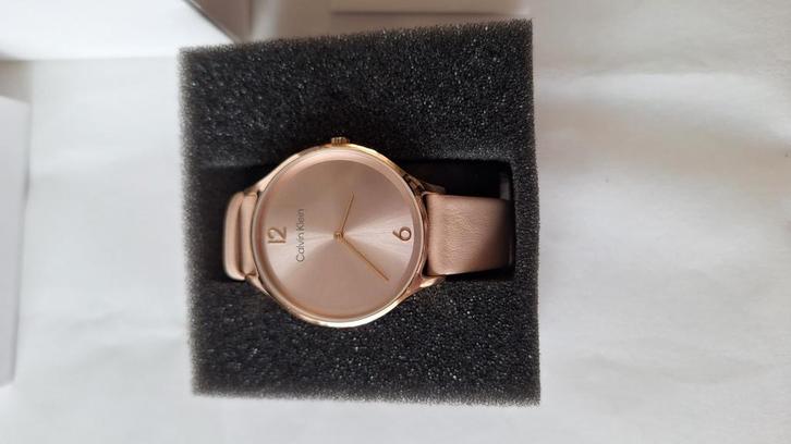 Calvin klein horloge, Sieraden, Tassen en Uiterlijk, Horloges | Dames, Zo goed als nieuw, Polshorloge, Overige merken, Staal, Leer