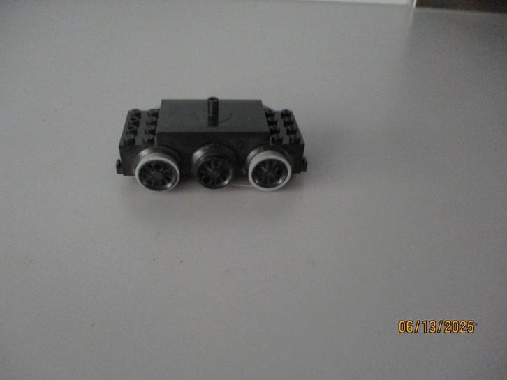 LEGO ZWARTE Treinmotor 12v (2) in zeer goede staat!, Kinderen en Baby's, Speelgoed | Duplo en Lego, Zo goed als nieuw, Lego, Complete set