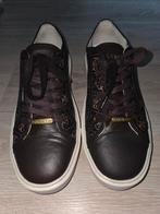 Guess Bruine Sneakers Maat 43 ZGAN, Bruin, Ophalen of Verzenden, Zo goed als nieuw, Guess