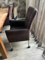 6 eetkamerstoelen op wieltjes, Huis en Inrichting, Gebruikt, Bruin, Leer, Ophalen of Verzenden