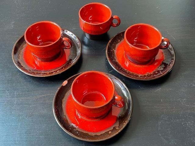 Retro Fat Lava koffiekopjes -schoteltjes gebruikt met chips, Antiek en Kunst, Antiek | Servies los, Ophalen