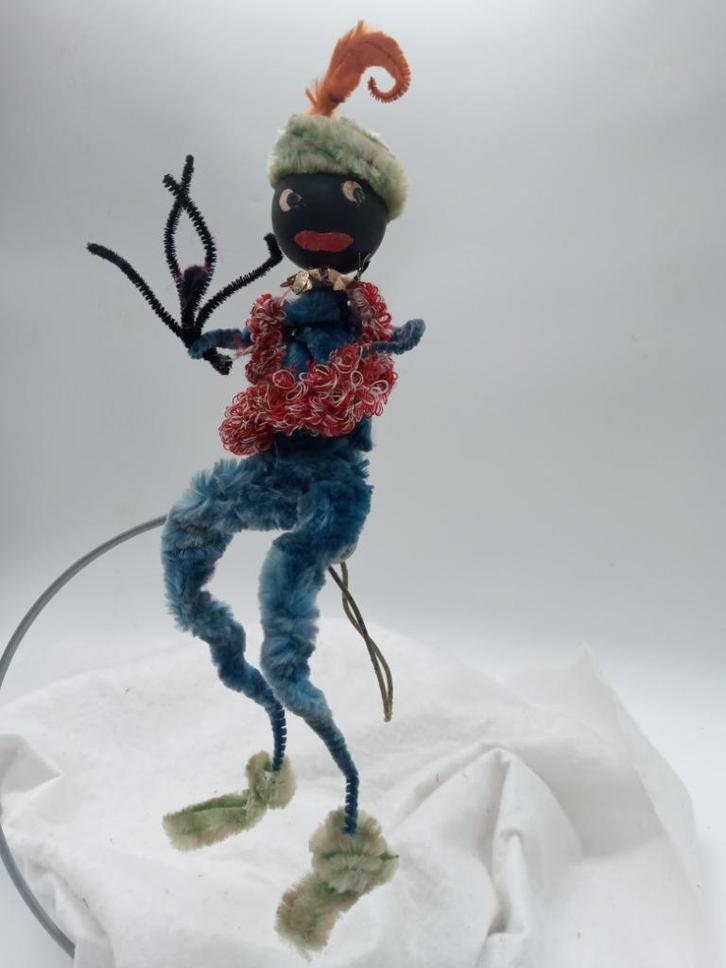 Oude zwarte piet van chenille, Diversen, Sinterklaas, Gebruikt, Ophalen of Verzenden