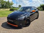 Mazda 2 1.5 Black/Orange Edition/17 inch/CLIMA/PDC, Stof, Gebruikt, 4 cilinders, Met garantie (alle)