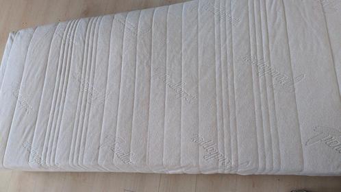 Trendhopper een persoons schuimrubber matras Schoon 2.00mx90, Huis en Inrichting, Slaapkamer | Matrassen en Bedbodems, Matras