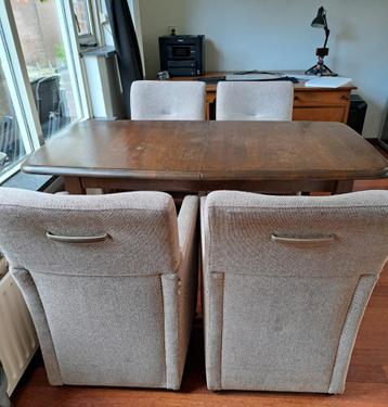 Houten uitschuifbare Eettafel met 4 stoelen - Eet tafel. beschikbaar voor biedingen