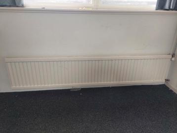 radiator 2.0 (1.90 x 40 x 7) netjes en zo weer aan sluiten beschikbaar voor biedingen