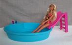 Barbie - 2015 - Barbie met zwembad, NL, Ophalen of Verzenden, Zo goed als nieuw, Mattel